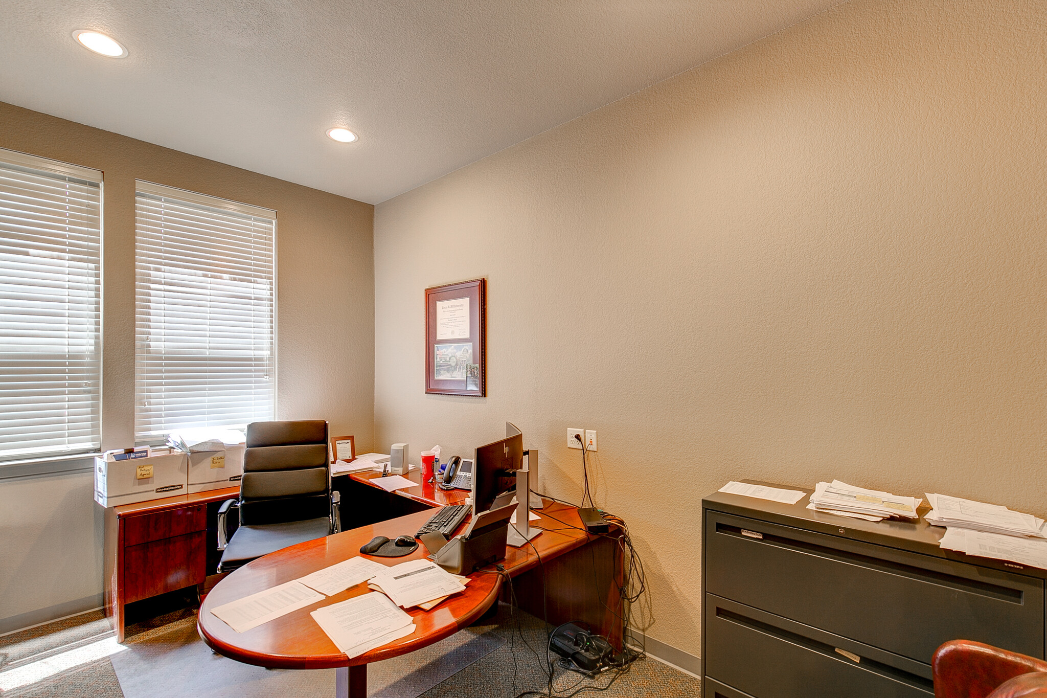 640 W Southlake office with desk and filing cabinet