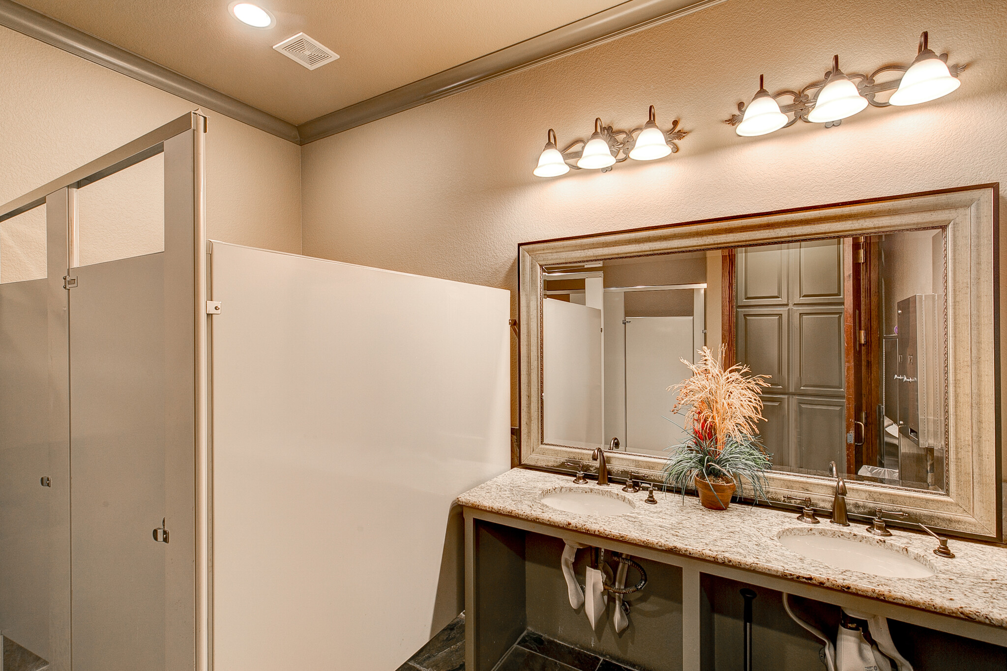 640 W Southlake women's room